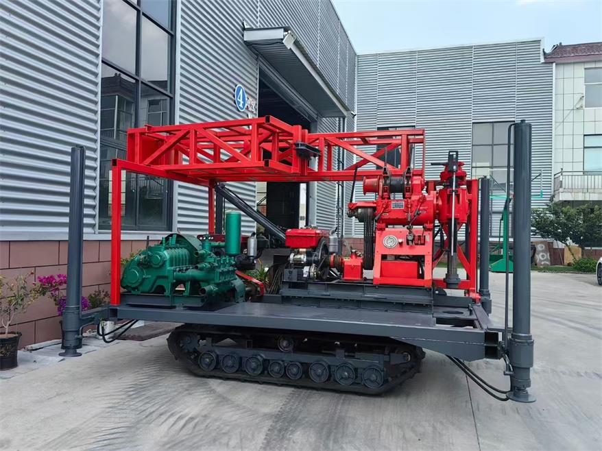 Crawler drilling rig for water well exploration